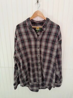 Cabela's Men's Gray and Red Checkered Thick Flannel Shirt